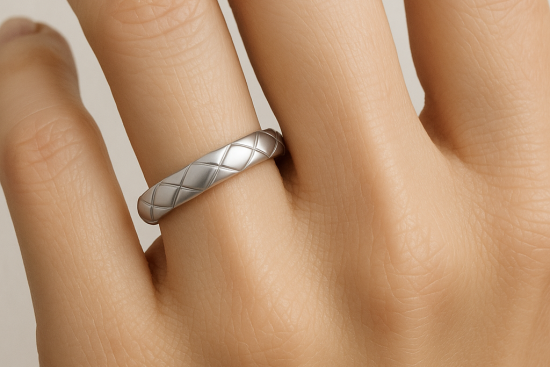 Cocoa Crush ring in white Gold